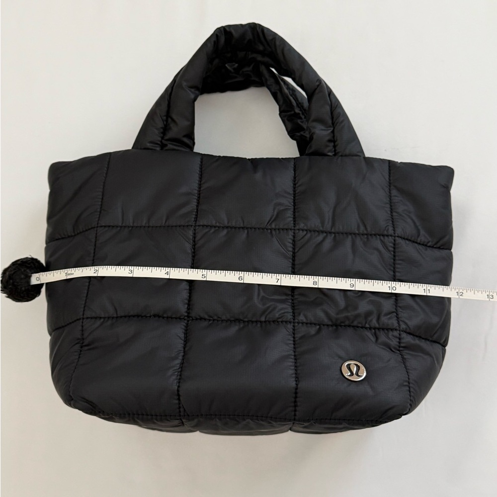 Lululemon Quilted Grid Small Tote, Black - Picture 14 of 16